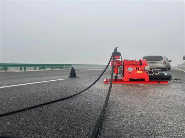 恭城马路路基路面开裂下沉注浆加固灌浆